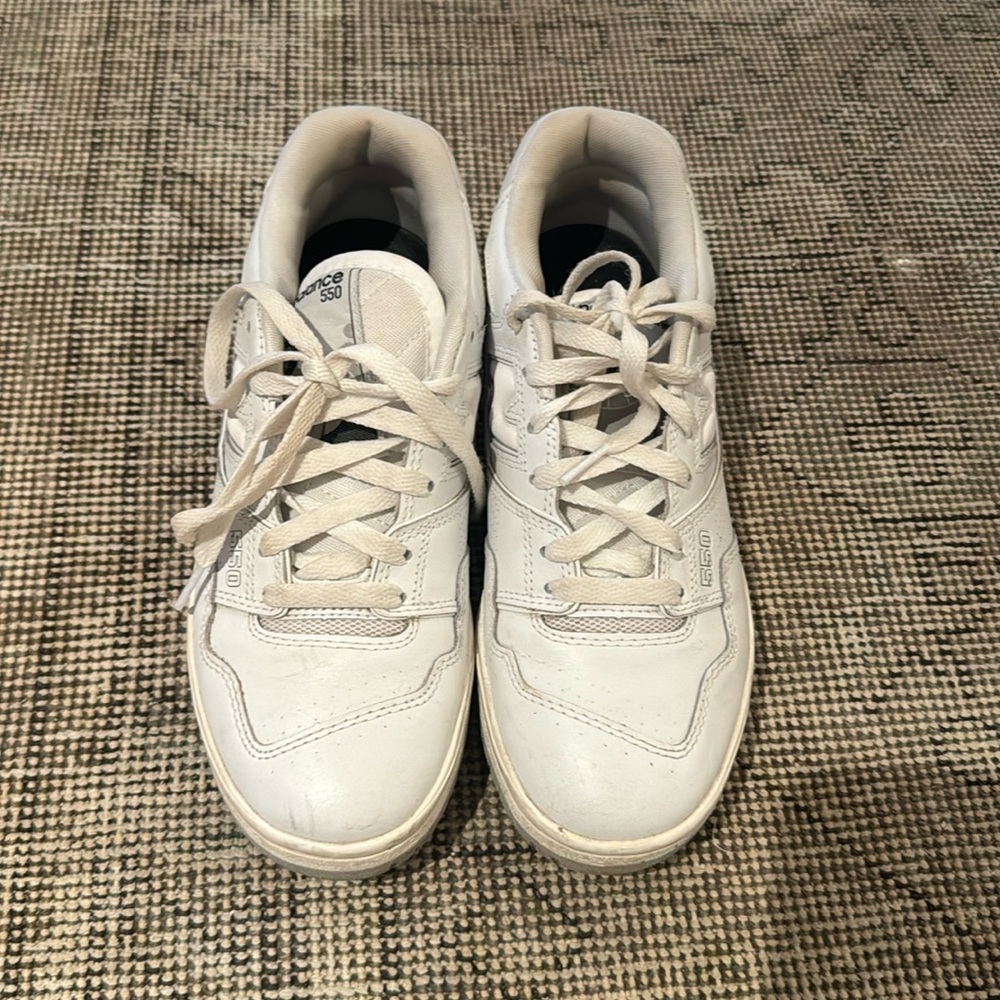 Women’s 9 new balance 550s